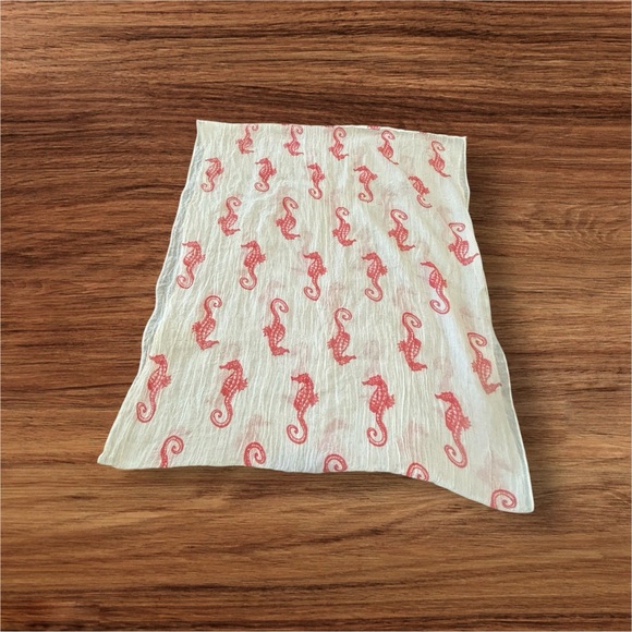 Chic Cream Infinity Scarf with Red Seahorse Design - Picture 9 of 9